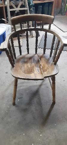 FREE WOODEN CHAIR