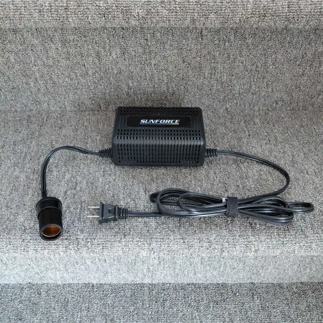 Convertisseur 110V à 12V Sunforce (Prise allume-cigarette)