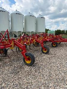 Bourgault 9400 54’ Chisel Plow - Photo 2