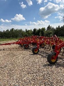 Bourgault 9400 54’ Chisel Plow - Photo 3