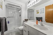 River Park South - 4 Beds - 4 Baths - Finished Basement - Photo 7