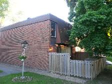 CARLETON students:Furnished,Female only,Utilities incl,20min bus - Photo 7