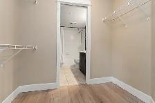 Bright & Modern 2 Bedroom Condo Close to Downtown - Photo 23