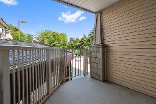 Bright & Modern 2 Bedroom Condo Close to Downtown - Photo 25