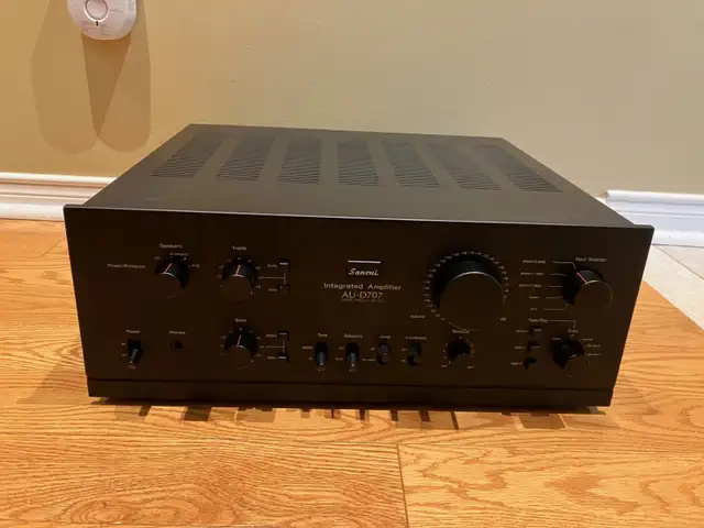 SANSUI AU D707 amplifier... REDUCED !