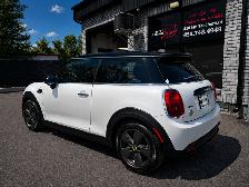 2024 MINI 3 Door Cooper SE - Photo 12