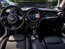 2024 MINI 3 Door Cooper SE - Photo 15