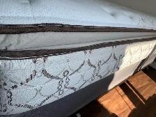 mattress and boxspring - Photo 2