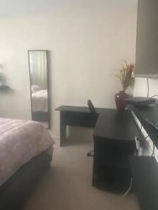 All inclusive master bedroom rm in Holyrood @775/month or 350/wk - Photo 2