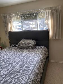 All inclusive master bedroom rm in Holyrood @775/month or 350/wk - Photo 9