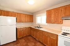 3-Bedroom 1-Bathroom l 8077A Rochester Crescent l Upper Unit - Photo 7