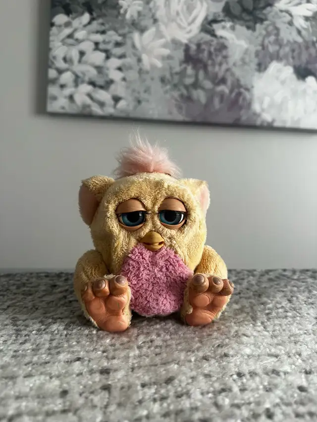 2005 Emoto-Tronic Furby / Hasbro