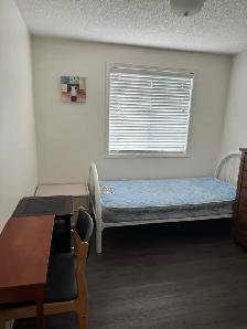 bedroom for rent - Photo 6