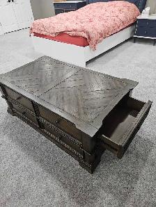 Leon's Coffee Table - Photo 5