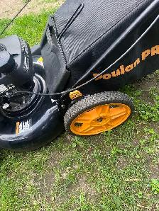 Tondeuse à pousser Honda avec sac et sortie latérale - 300$