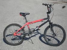 LIKE BRAND NEW BOY'S 20' HYPER SPINNER PRO MODEL STUNT BMX BIKE! - Photo 4