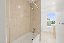 Apartment For Rent in Beautiful Corso Italia St Clair - Photo 11
