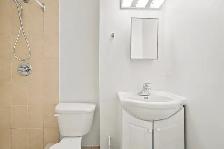 Apartment For Rent in Beautiful Corso Italia St Clair - Photo 12