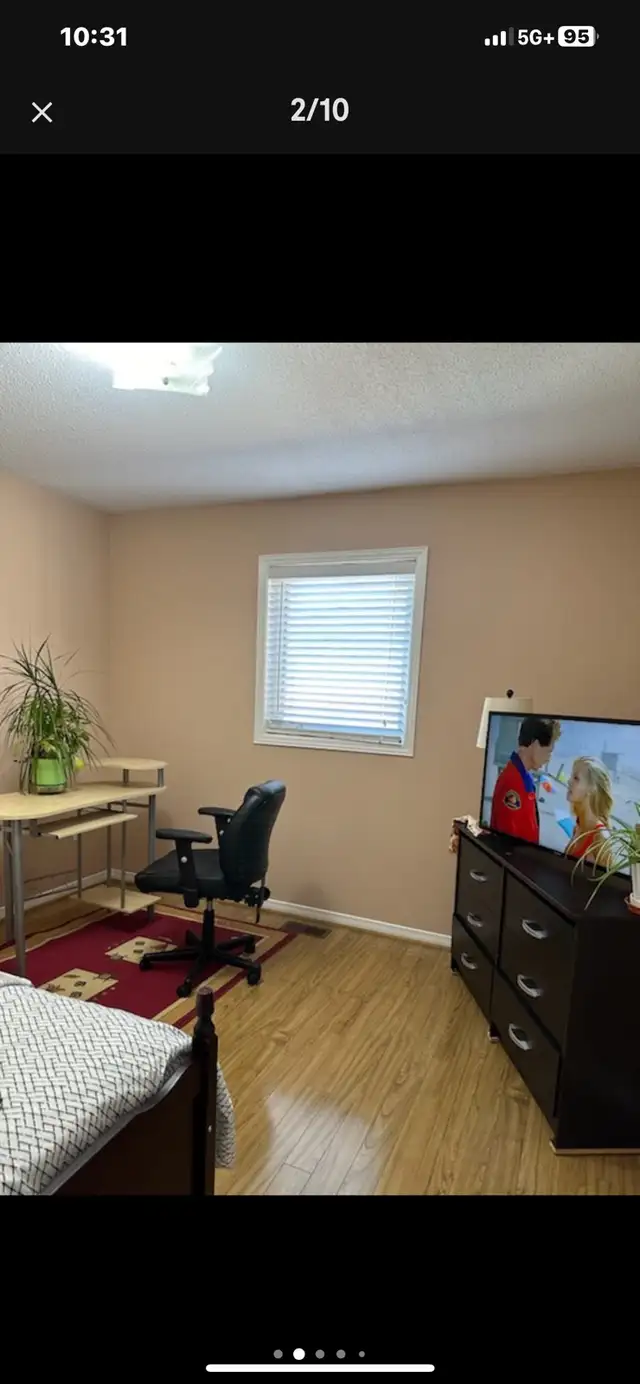 PRIVATE ROOM BRAMPTON FURNISHED M/F BUS STOP