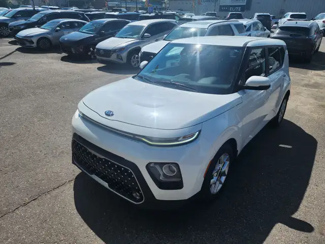 2020 Kia Soul EX Local Trade, Rear Camera, Heated Seats, Apple C