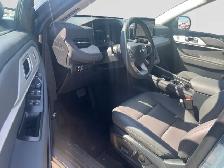 2026 Ford Explorer Active w/200A Pkg - Photo 13
