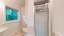 NORTH YORK BAYVIEW YORKMILLS  HOUSE 3 ROOM  2 BATH   PARKING - Photo 9