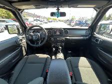 2023 Jeep Gladiator - Photo 16