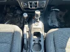 2023 Jeep Gladiator - Photo 24
