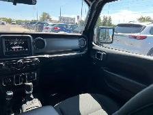 2023 Jeep Gladiator - Photo 29