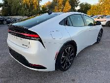 2024 Toyota Prius Prime XSE Auto - Photo 4