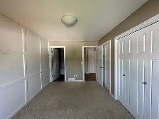 Spacious Pet Friendly 4 Bed Full House in Timberstone Park! - Photo 8