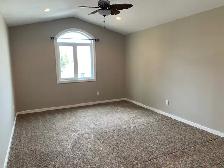 LIKE NEW 3 BEDROOM WITH HEATED GARAGE IN SYLVAN LAKE - Photo 5