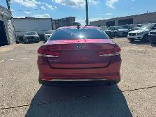 2018 Kia Optima LX - Photo 4