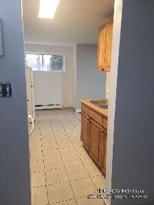 UPDATED ONE BEDROOM APARTMENT ON REGINA ST. N - Photo 4