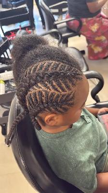 We are hiring! Braider,Loctician, salon assistant - Photo 13