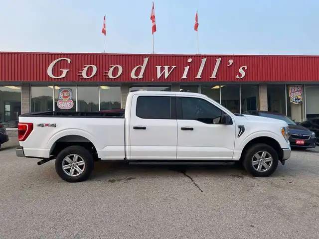 2022 Ford F-150 XLT, CLEAN CARFAX, 6 PASSENGER, BACK UP CAMERA!