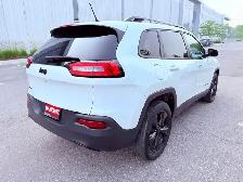 2015 Jeep Cherokee Latitude 4dr SUV 4WD (2.4L 4cyl 9A) - Photo 8