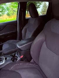 2015 Jeep Cherokee Latitude 4dr SUV 4WD (2.4L 4cyl 9A) - Photo 12
