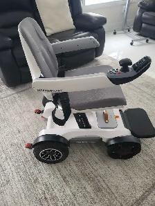 Robooter E40 Power Wheelchair - Photo 5
