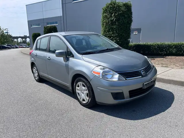 2010 Nissan Versa 5dr HB I4 Auto 1.8 S