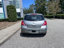 2010 Nissan Versa 5dr HB I4 Auto 1.8 S - Photo 6