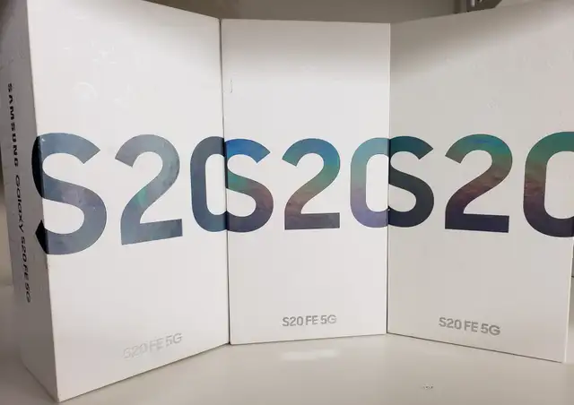 Samsung Galaxy S20 FE – Open Box