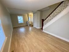 Comfortable & Cozy 2 Bedroom Semi-Detached Home - Photo 3