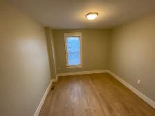 Comfortable & Cozy 2 Bedroom Semi-Detached Home - Photo 14