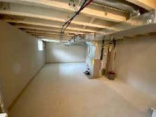 Comfortable & Cozy 2 Bedroom Semi-Detached Home - Photo 18