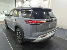 2024 Nissan Pathfinder PLATINUM|4WD|LTHR|HTD F/R SEATS|PANO|HUD| - Photo 3