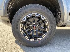 2026 GMC Canyon AT4 - Photo 9
