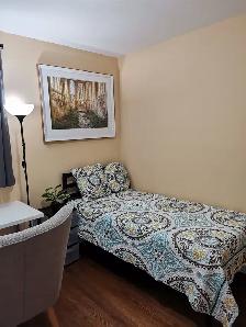 Single bedroom near York University in NY rent to Female only - Photo 6