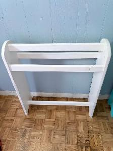White blanket stand