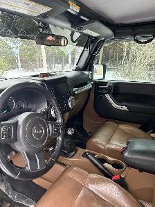 2012 jeep wrangler Sahara four-door - Photo 2